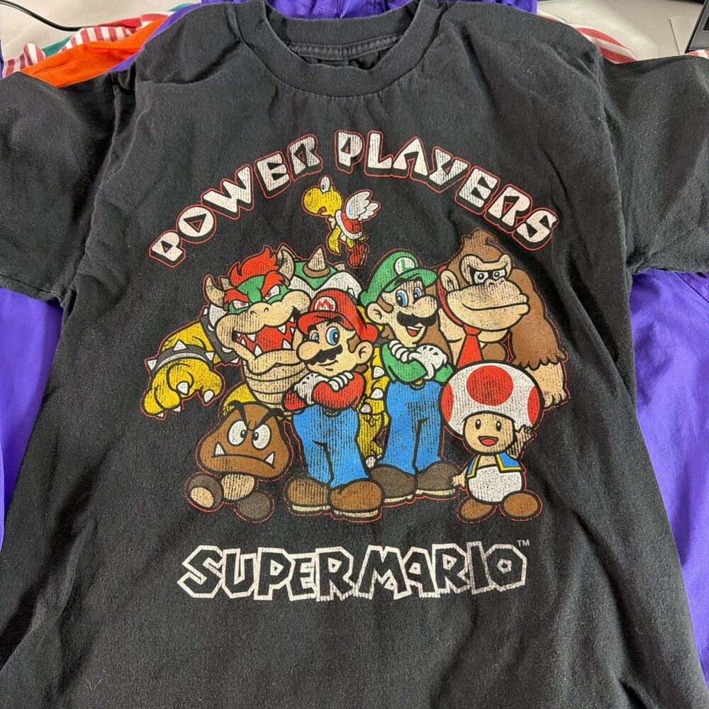 Super Mario Power Players T-shirt Boy's Size XL Nintendo 2010
